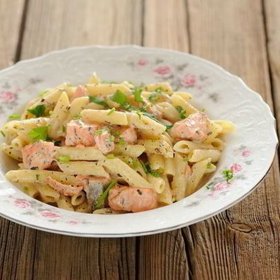 Паста с рикоттой и копченым лососем