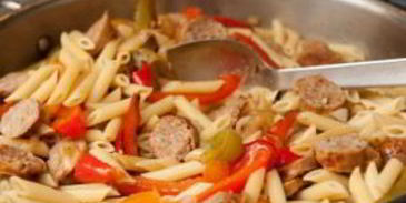 паста с сосисками и овощами