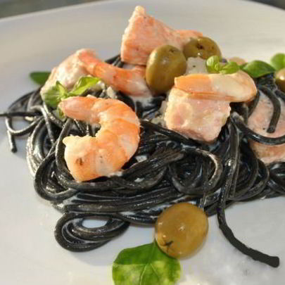 Спагетти с чернилами каракатицы в сливочном соусе