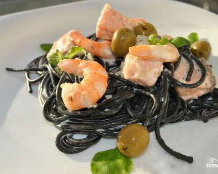 Спагетти с чернилами каракатицы в сливочном соусе