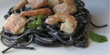 спагетти с чернилами каракатицы в сливочном соусе