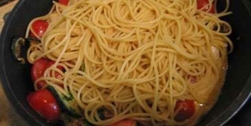 спагетти с кальмарами