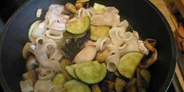 спагетти с кальмарами