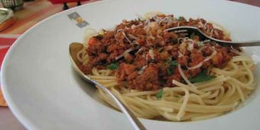 спагетти с соусом болоньезе