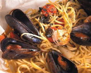 Запеченные спагетти с морепродуктами