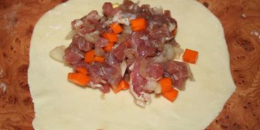 манты в мантоварке