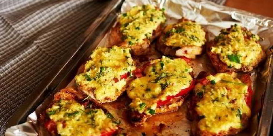 Рецепт быстрой свинины по-французски в духовке