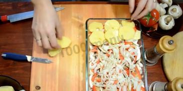 картошка по-французски с фаршем помидорами грибами