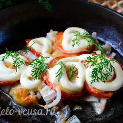 Мясо по-французски из свинины с помидорами