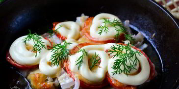 мясо по-французски из свинины с помидорами