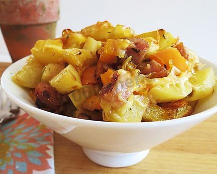 Мясо по-французски на сковороде с картошкой