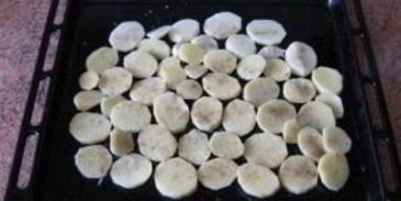 мясо по-французски с картофелем и помидорами