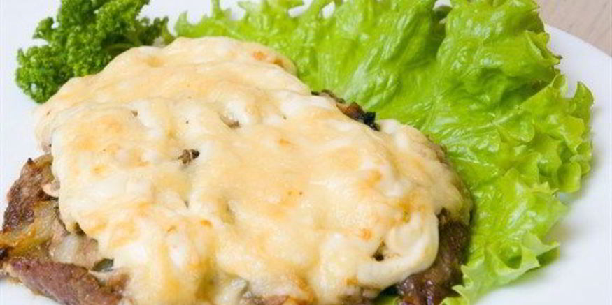 Рецепт мяса по-французски с сыром