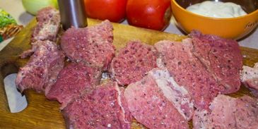 мясо свинины по-французски с помидорами картошкой сыром