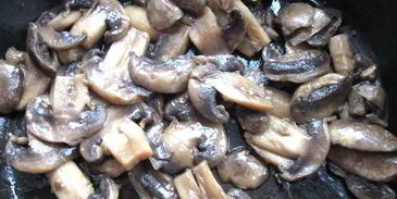 сочная телячья вырезка по-французски с шампиньонами