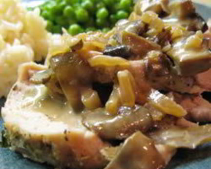Свиная вырезка с грибным соусом по-французски