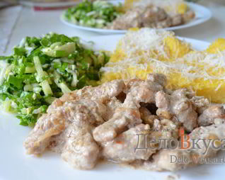 Бефстроганов из свинины в сметане