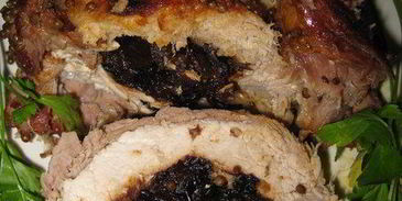 буженина фаршированная черносливом в фольге