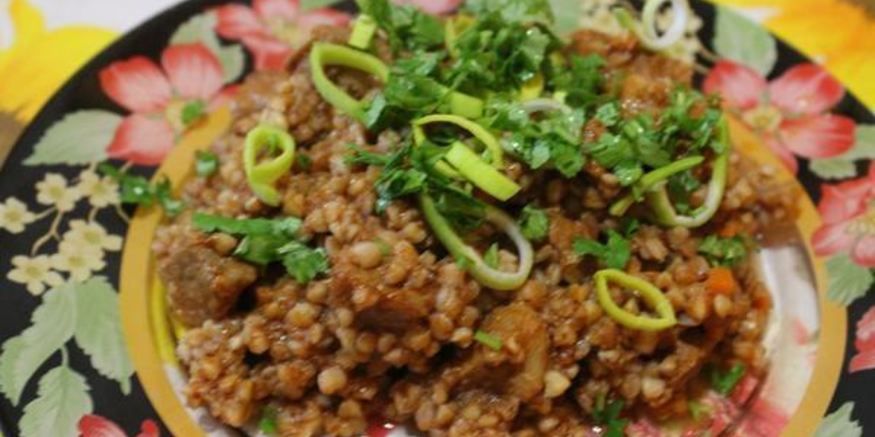 Рецепт говядины, тушеной с гречкой