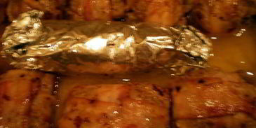 говядина в беконе, фаршированная паштетом