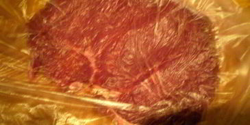 говядина в беконе, фаршированная паштетом