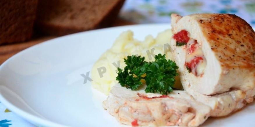 Рецепт куриного филе с помидорами, сыром в духовке