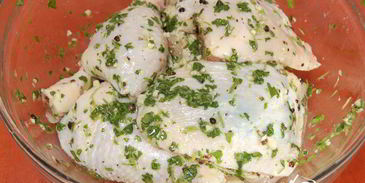 куриные окорочка в маринаде из кинзы