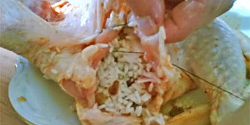 курица запеченная, фаршированная рисом