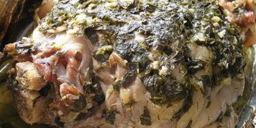 Рецепт свиной рульки, запеченной ны молодых стручках фасоли