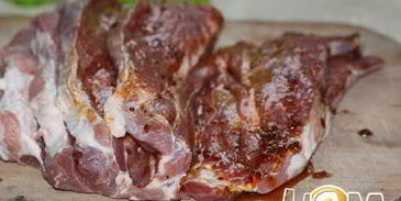 свинина фаршированная курицей и вялеными томатами