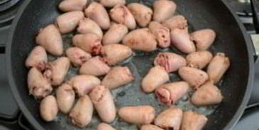 тушеные куриные сердечки