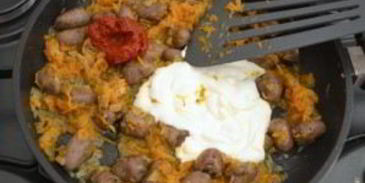 тушеные куриные сердечки