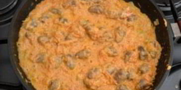 тушеные куриные сердечки