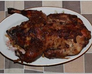 Утка, фаршированная свининой и клюквой