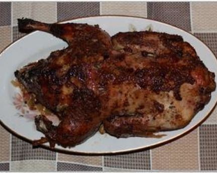 Утка, фаршированная свининой и клюквой