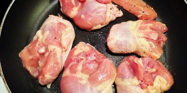 утка под винным соусом в ананасе