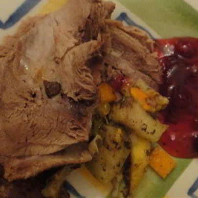 Утка с пряными фруктами