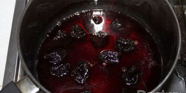 запеченная курица с соусом из чернослива и сырным дипом