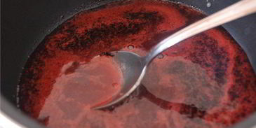 ньокки из творога с черничным соусом и сливками