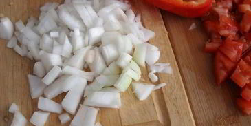 баклажаны и перцы с кориандром, сыром и овощами