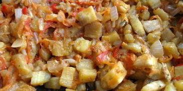 баклажаны и перцы с кориандром, сыром и овощами