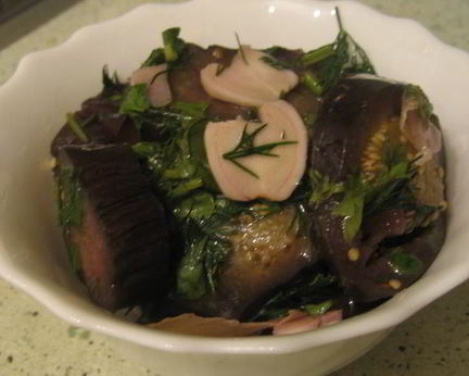 Баклажаны с хреном и имбирем