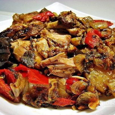 Баклажаны в казане с курицей