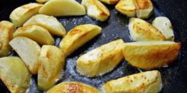 баклажаны в казане с курицей