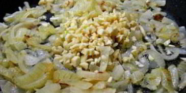 баклажаны в казане с курицей