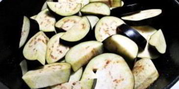 баклажаны в казане с курицей