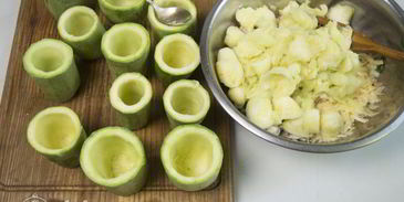 фаршированные кабачки с курицей и сыром