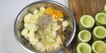 фаршированные кабачки с курицей и сыром