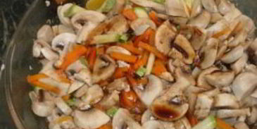 кабачки с курицей и грибами