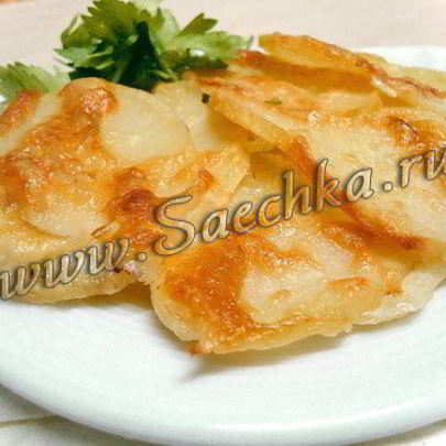 Картофель, запеченный под сырным соусом